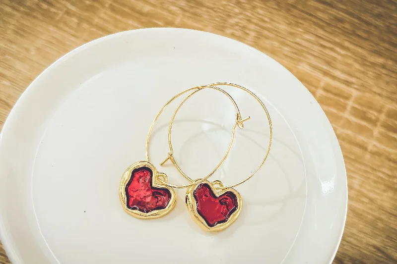 Best hoop earrings with smooth ceramic finishes for a polished, clean style-Gorgeous Gold Heart Hoop Earrings