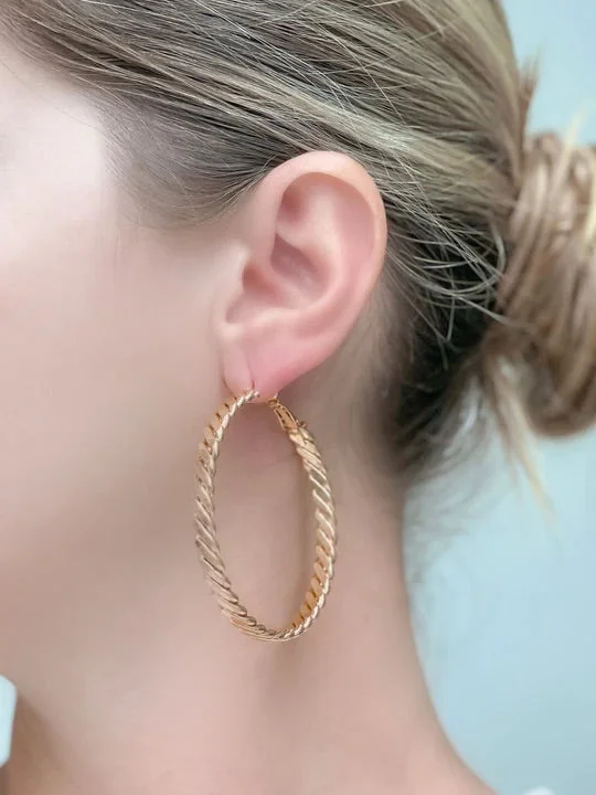 Best hoop earrings with vintage rhinestone embellishments for a retro-glam effect-Wave Metal Hoop Earrings - Gold