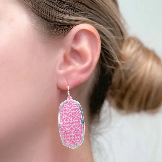 Hoop earrings with polished silver finish for a shiny, modern appeal-Metal Acrylic Quatrefoil Dangle Earrings - Pink