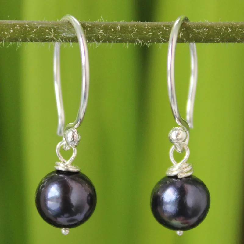 Best hoop earrings with marbled designs for a trendy and artistic effect-Silver and Black Pearl Dangle Earrings