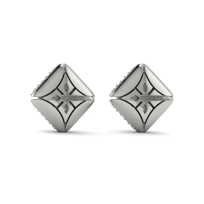 Stud Earrings with Symbolic Elements -Diamond and Emerald Vlora Star Stud Earrings