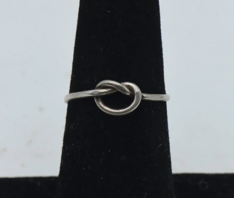 Rings with adjustable bands for perfect fit -Vintage Handmade Sterling Silver Wire Knot Ring - Size 6