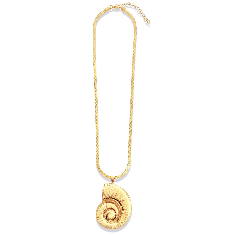 Trendy necklaces and pendants with statement pieces for a bold fashion statement-Ellie Vail - Vittoria Oversized Shell Necklace