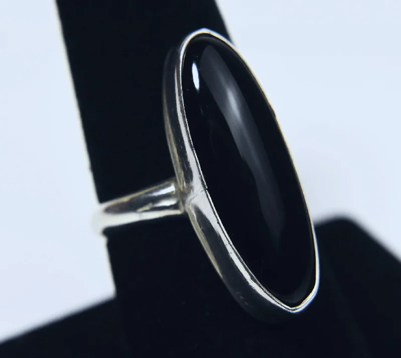 Rings with oxidized bands for vintage edge -Vintage Black Onyx Ring - Size 7.75